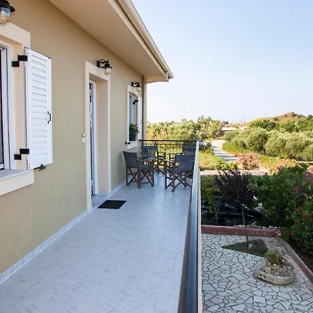 Ionian Aura Tatil Evi Mantzavináta